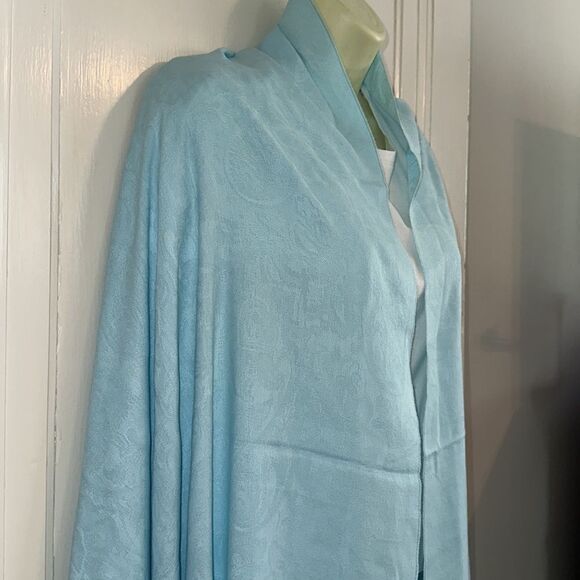 Light blue large shawl/wrap with fringe hem - Picture 4 of 6